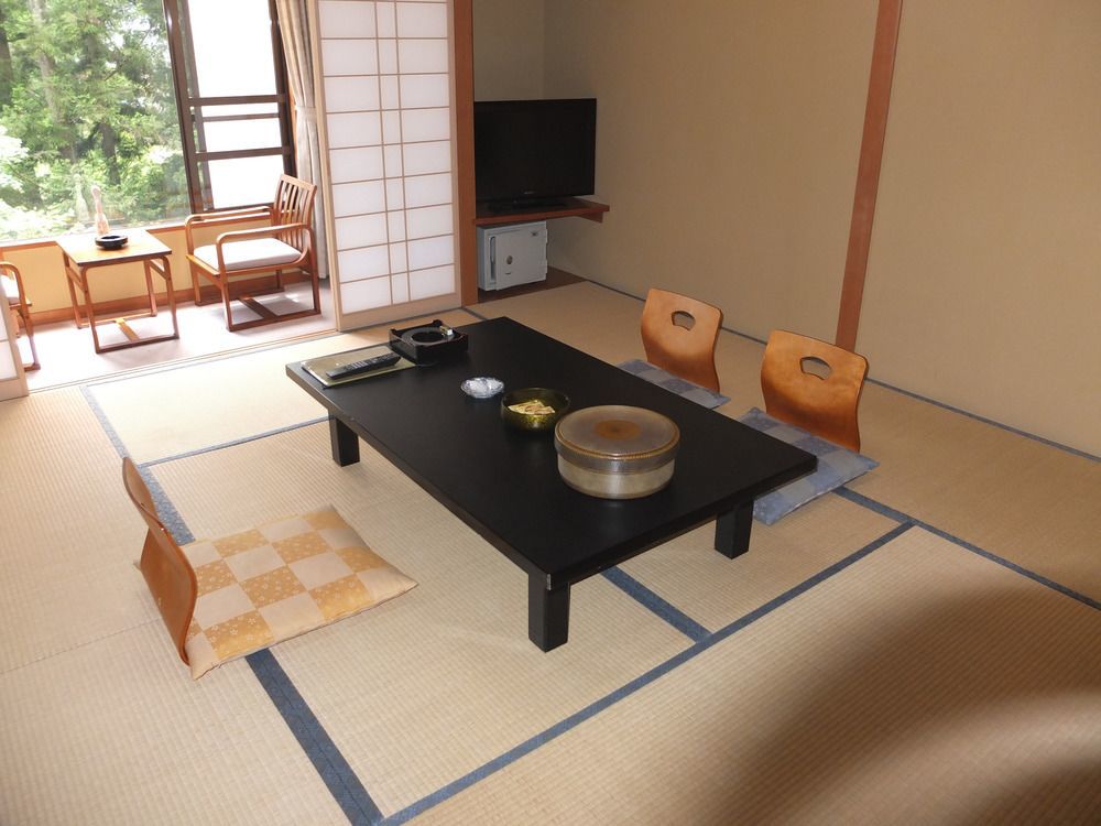 Nikko Green Hotel Natsukashiya Fuwari Екстер'єр фото